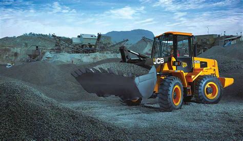 Maximizing Efficiency: Wheel Loaders and Track Loaders for Precision Excavating