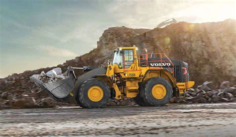 Maximizing Efficiency Wheel Loaders and Track Loaders for Precision Excavating