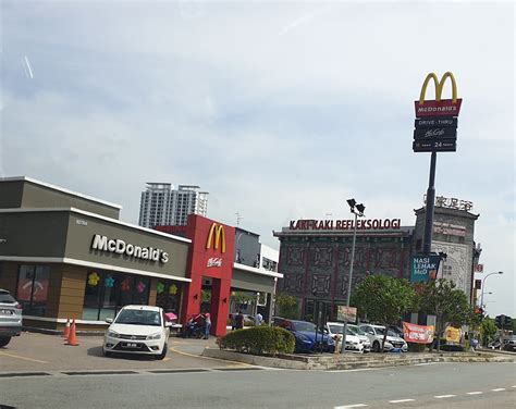 MCD Bukit Indah: Tempat Santapan Lengkap & Mudah Dicapai!