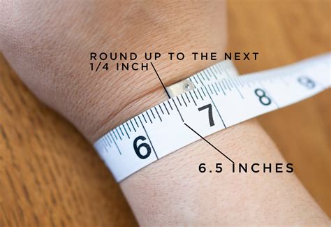 Measure your wrist using a measuring tape