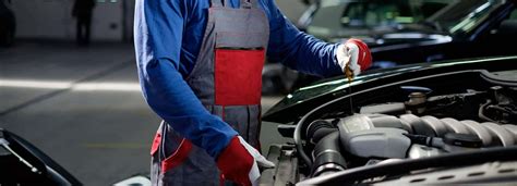 Mechanic Checking Vehicle Jacksonville NC