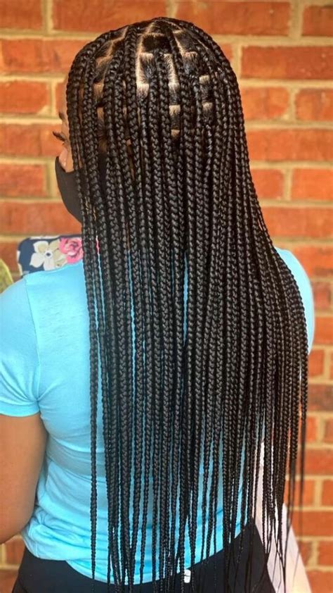 Unleash Your Inner Goddess with Medium Knotless Box Braids