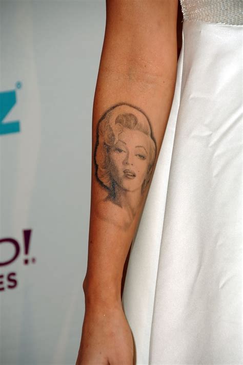 Megan Fox 'Marilyn Tattoo ist fast vorbei Promi Tattoos