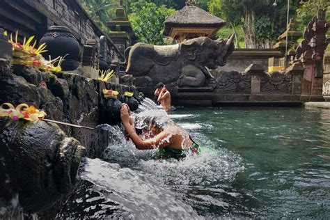 Ritual Melukat di era modern