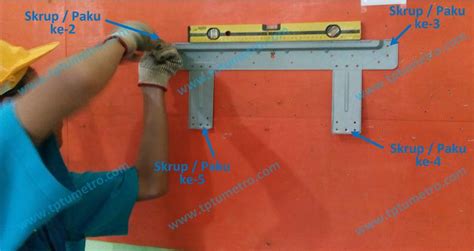 Memasang Bracket Unit Indoor AC