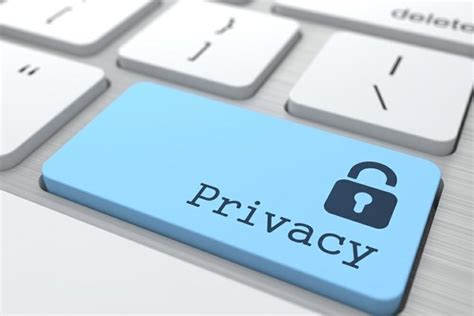Membahayakan Privasi Orang Lain