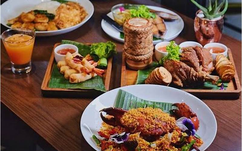 Menikmati Makanan Bersama Keluarga Di Jakarta Selatan