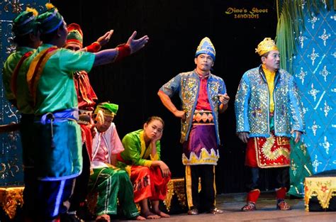 Menikmati Pertunjukan Teater Bahasa Banjar: Warisan Budaya Kalimantan Selatan