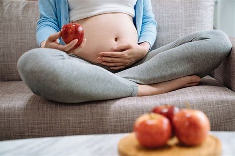 Meningkatkan Kecerdasan Bayi dalam Kandungan dengan Konsumsi Jus Apel oleh Ibu Hamil
