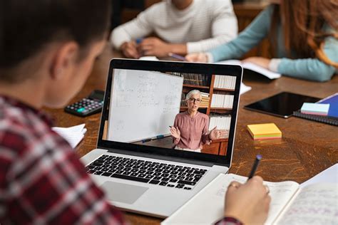 Menjadi Guru Online: Menawarkan Les atau Kursus melalu Platform E-Learning