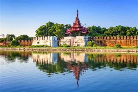 Menyelami Budaya Bangsa Myanmar di Mandalay Palace