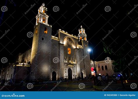 Merida cathedral at night