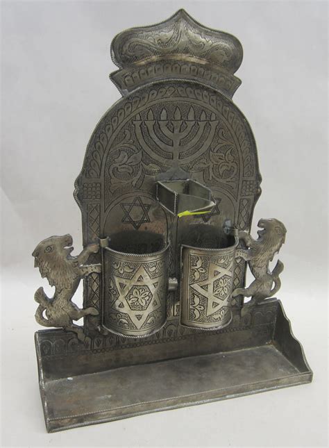 Metal altar
