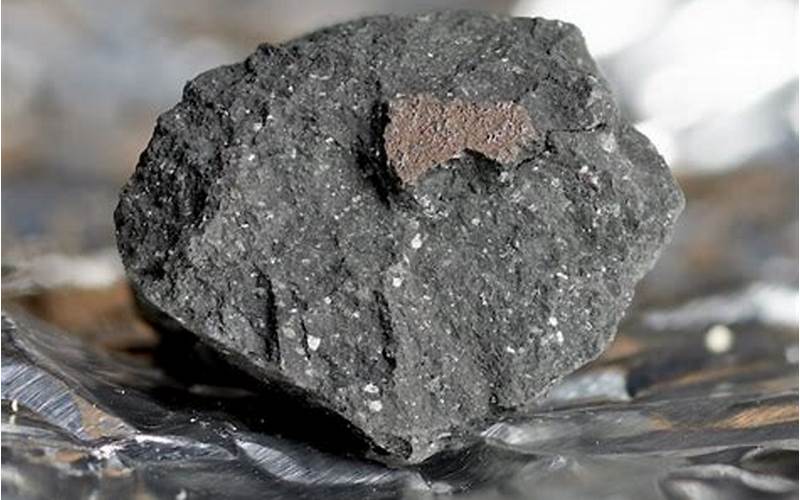 Meteorit Yang Menyimpan Rahasia