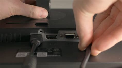 Method 1: Check the Cables of Your Monitor