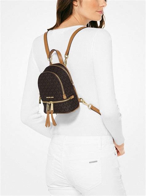 Michael Kors Rhea Backpack Outfit: The Perfect Accessory For Any Occasion
