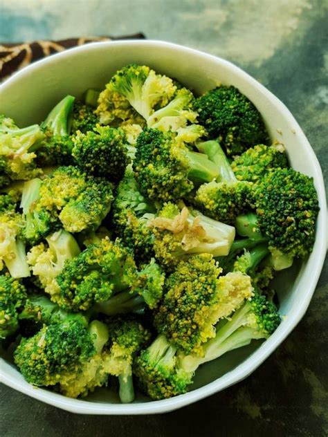 Microwaving Broccoli