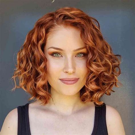 Mid-Length Magic : The Curly Bob