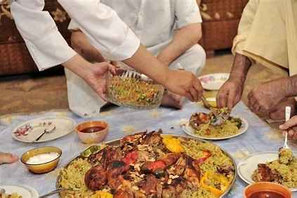 Middle Eastern dining etiquette
