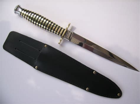 Military Wasp Knife