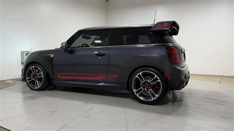 Mini Cooper in Pasadena