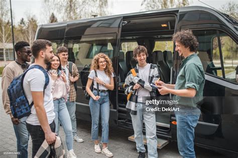 Minibus Tour Guide
