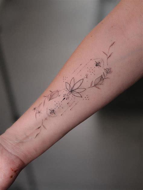 Minimalist & Fine Line Tattoos