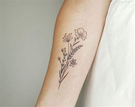 Minimalist Simple Flower Tattoos