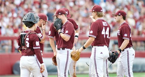 2017 Mississippi State Baseball Media Guide by Mississippi State