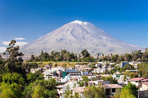 Vista del Volcán Misti desde Arequipa