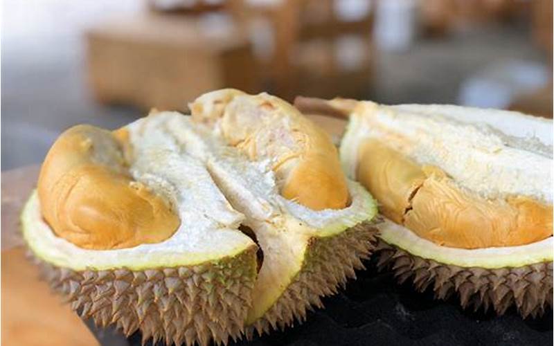 Mitos Tentang Durian