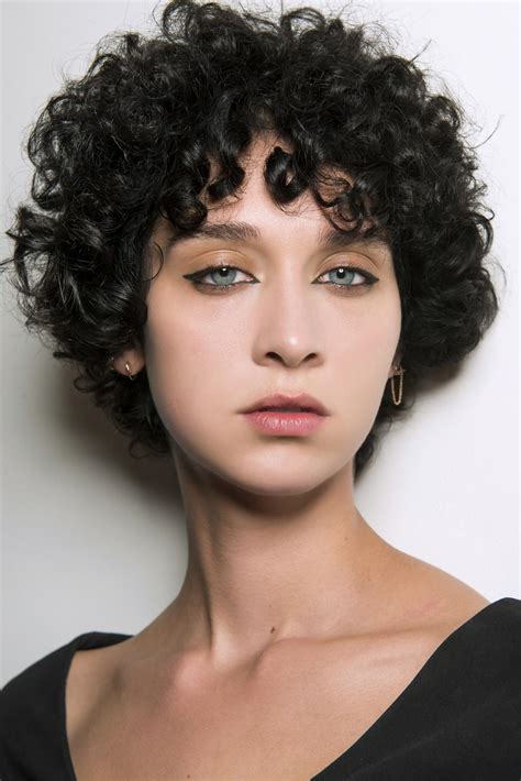 Modele Coupe Cheveux Frises