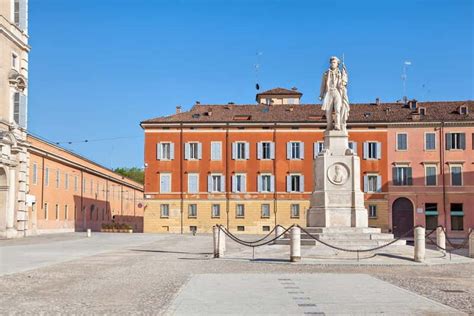 Modena Express Walk Tour Guide