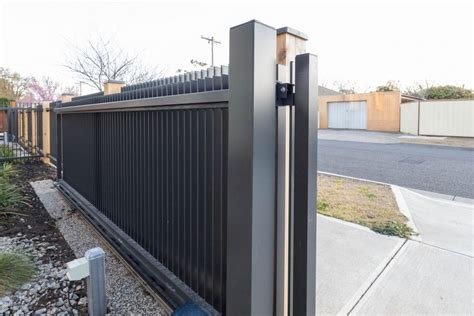 Modern Aluminium Sliding Gates