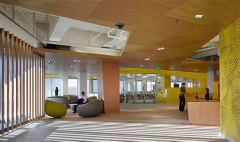 Modern College Interior Design by Clive Wilkinson Architects
DesignToDesign Magazine