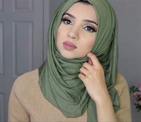 Modern Hijab Styles For Round Faces