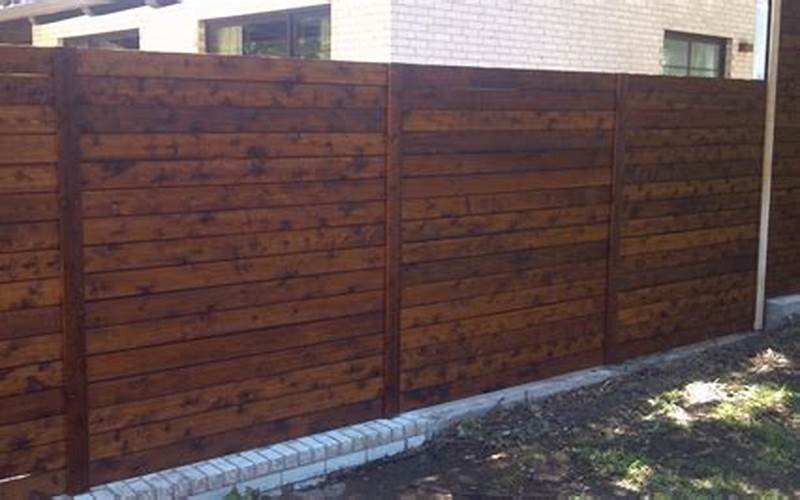 Modern-Stained-Fence