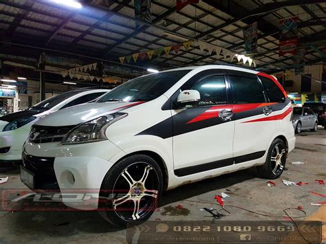 Modifikasi Cutting Sticker Mobil Avanza