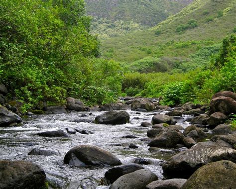 Molokai Yacht Charters