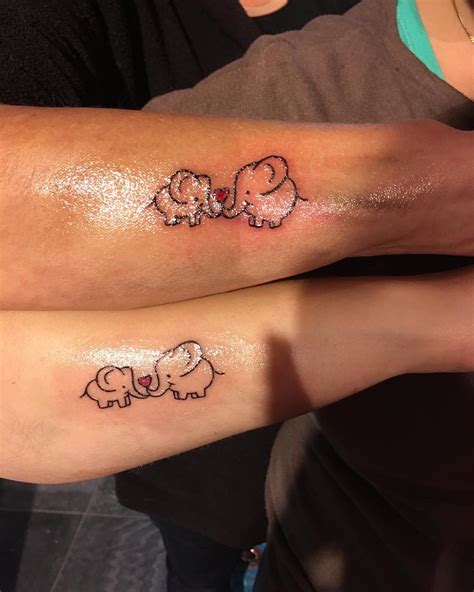 31 Beautifully Mother Daughter Tattoo Ideas Pictures