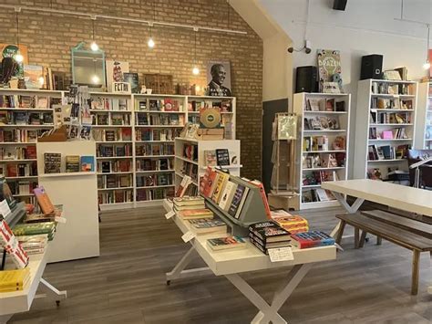 Mom and Pop Bookstore