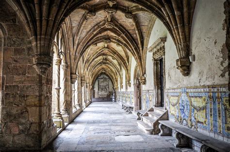 Monastery of Santa Cruz Details