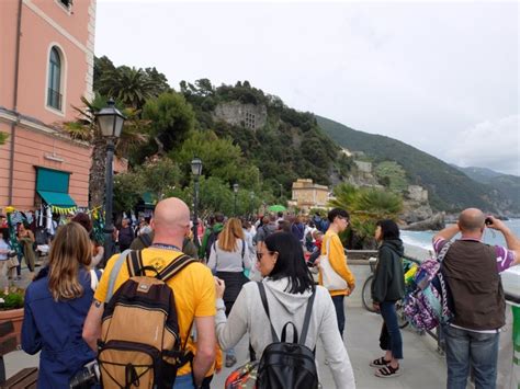 Monterosso crowds