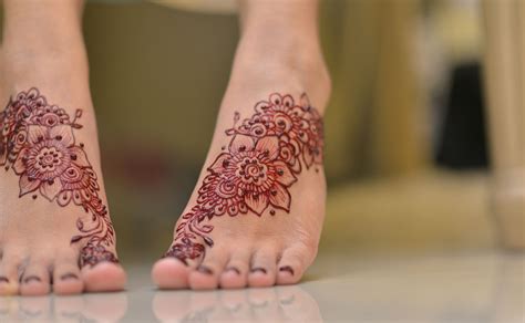 Moroccan arm band Hand henna, Henna tattoo, Cuff tattoo