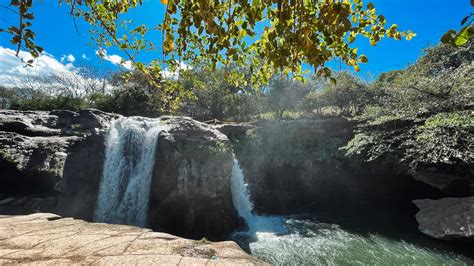 Moshiarusha hot spring waterfall