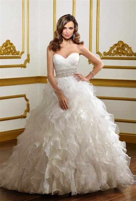 Unveiling Perfection: Embellished and Enchanting Wedding Dresses to make you feel like a modern day princess