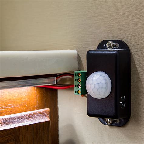 Motio   n Sensor Light Switch