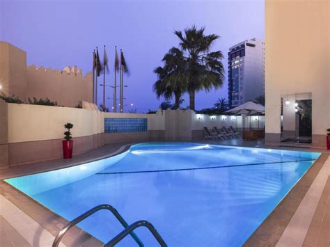 Movenpick Hotel Doha Pool