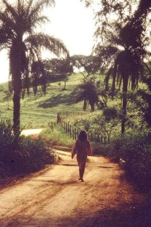 Solidariedade: Mulher que morava no meio do mato recebe grande ajuda