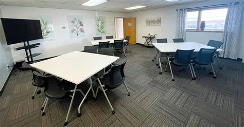 Multiple event rooms for breakouts